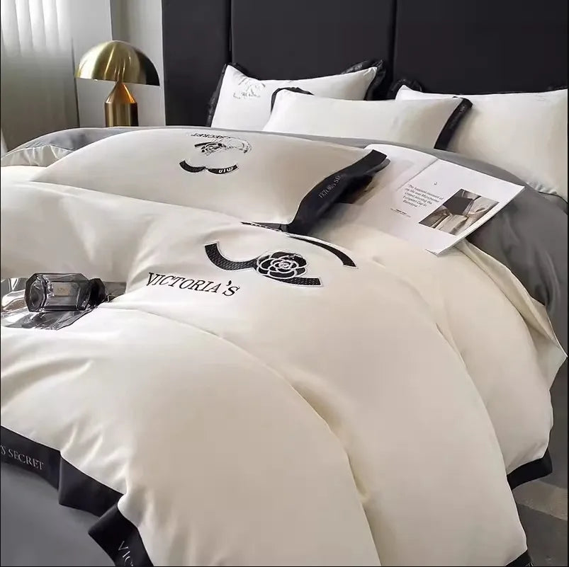 Bedding Sets Designer Bedding Xiaoxiang Wind Ice Silk Four-Piece Set 2024 New Summer Silky Naked Sleep High-Grade Sheets Light Bed Products