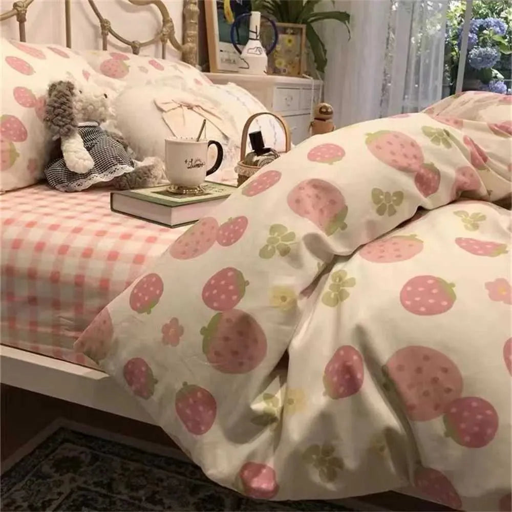 Pretty Pink Strawberry Flower Bedding Set Cute Duvet Cover Flat Sheet with Pillowcases Twin Full Size Bed Linen for Kids Girlsxj241015